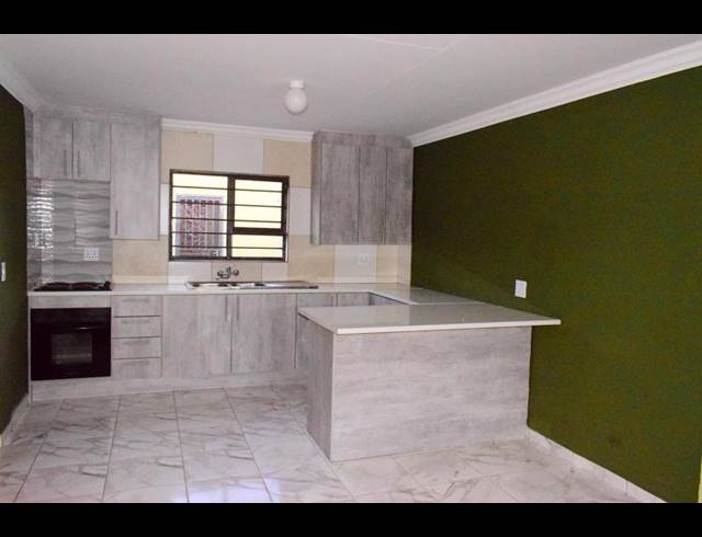 4 BEDROOM HOUSE FOR SALE IN NALEDI